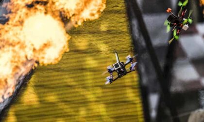 Österreicher Bastian Hackl gewinnt beim Debüt von Red Bull DR.ONE