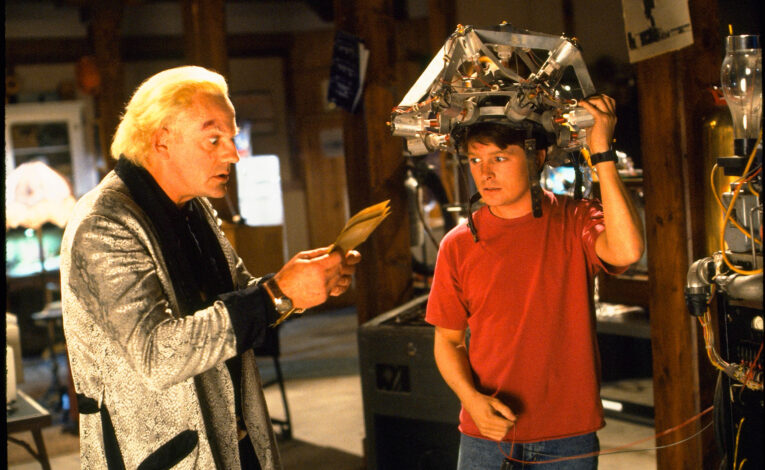 Michael J. Foy als Marty und Christopher Lloyd als Doc Brown in Zurück in die Zukunft © 1990 Universal City Studios, Inc. All Rights Reserved.