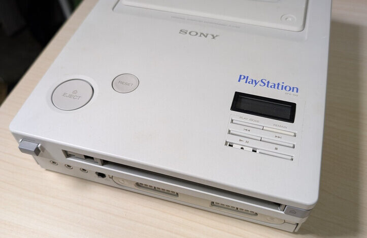 Foto der Nintendo Playstation auf X - Bild von Julian Domanski (via Ken Kutaragi)