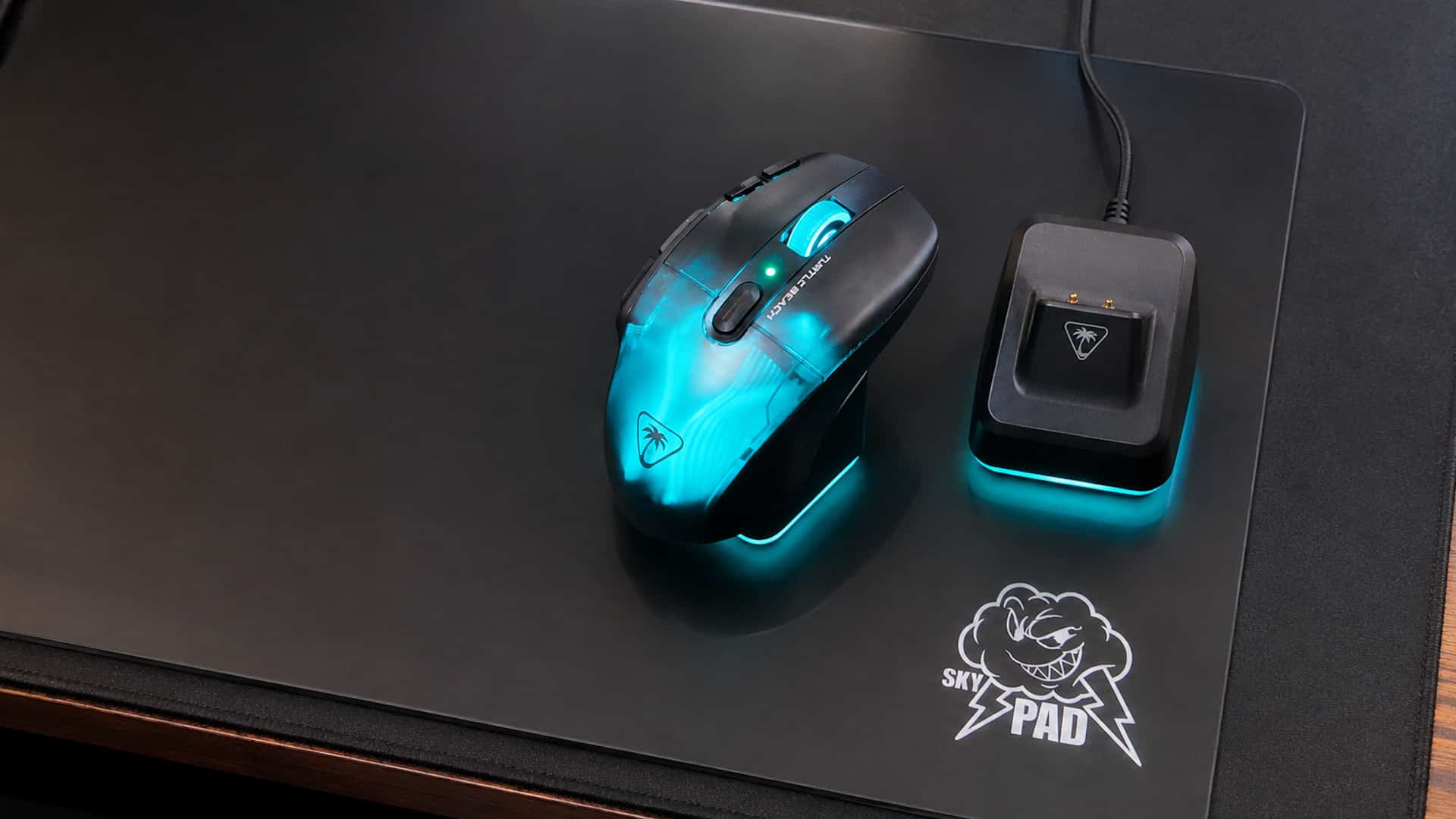 Die Kone XP Air setzt auf eine ergonomische Form und insgesamt 15 programmierbare Tasten.