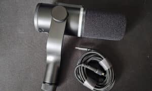 Mikrofon und ein langes Kabel. Damit kann man arbeiten! - Bild: Markus Bauer