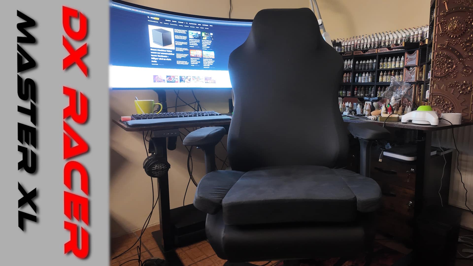 DXRacer Master XL mit Schonbezug und Sitzkissen