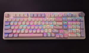Redragon EISA K768 PRO im Test: Leise Gaming-Tastatur mit riesigem Akku