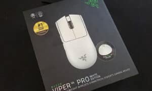 Razer Viper V4 Pro: Das steckt in der Verpackung. - Bild: Markus Bauer